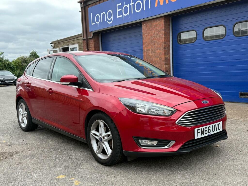 Ford Focus Hatchback 1.0T Ecoboost Titanium Euro 6 Ss Red