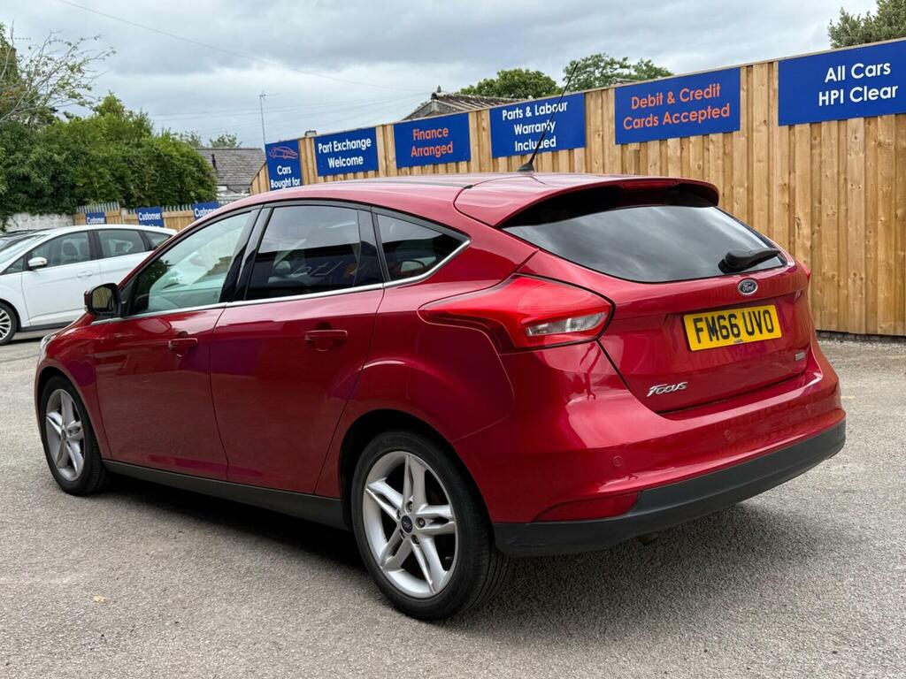 Ford Focus Hatchback 1.0T Ecoboost Titanium Euro 6 Ss Red #2
