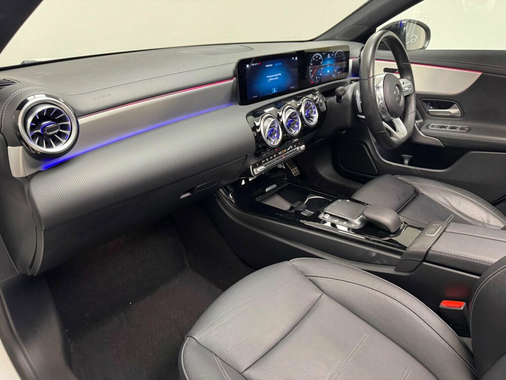 Mercedes-Benz CLA Class 1.3 Cla180 Amg Line Premium Coupe 7G- White #9