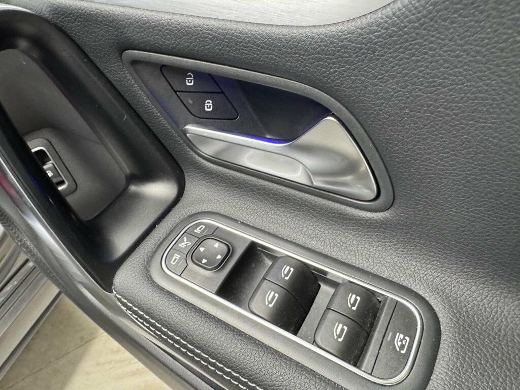 Mercedes-Benz CLA Class 180 Amg Line Premium Plus Tip Grey #12
