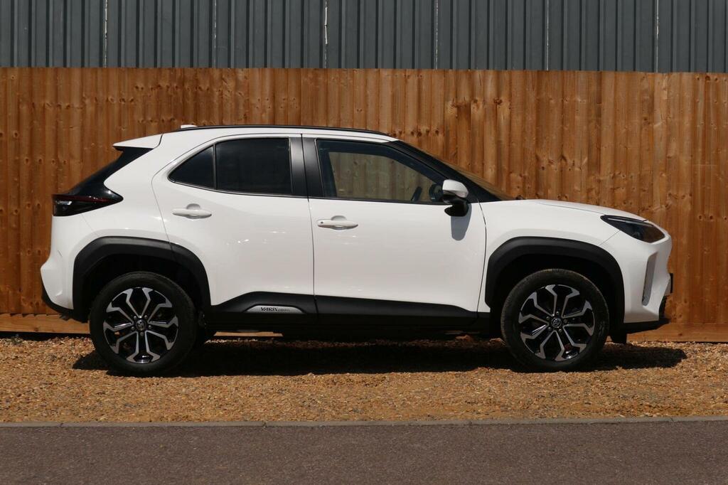 Toyota Yaris Cross Suv 1.5 Vvt-h Design E-cvt Euro 6 Ss 2024 SK74EFE White #2