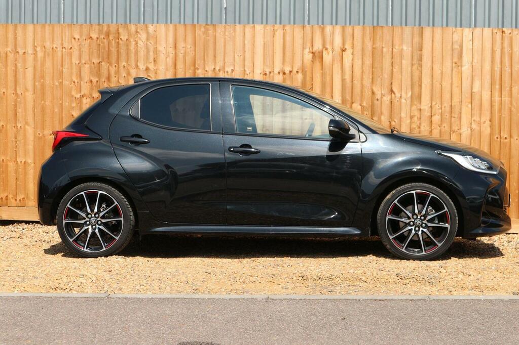 Toyota Yaris Hatchback 1.5 Vvt-h Gr Sport E-cvt Euro 6 Ss LS73OVV Black #2