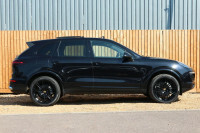 Porsche Cayenne Black #62