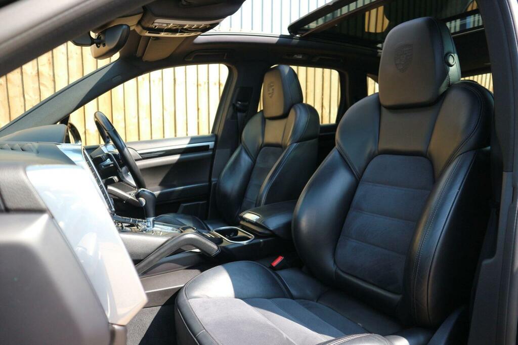 Porsche Cayenne Black #26