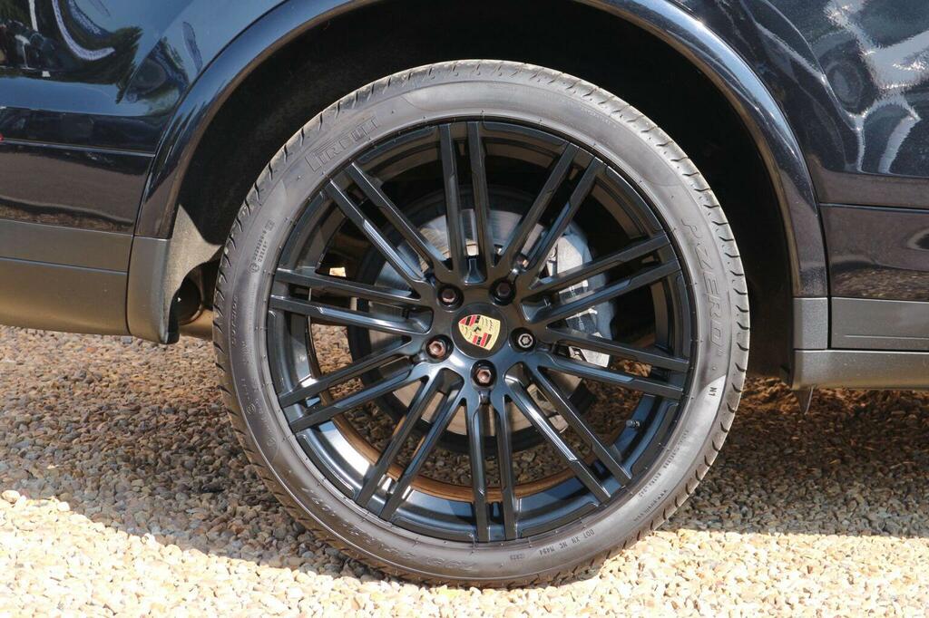 Porsche Cayenne Black #16