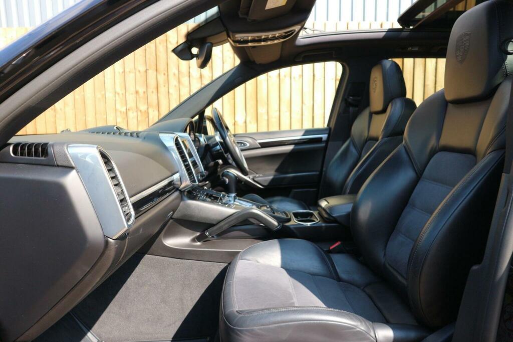 Porsche Cayenne Black #25