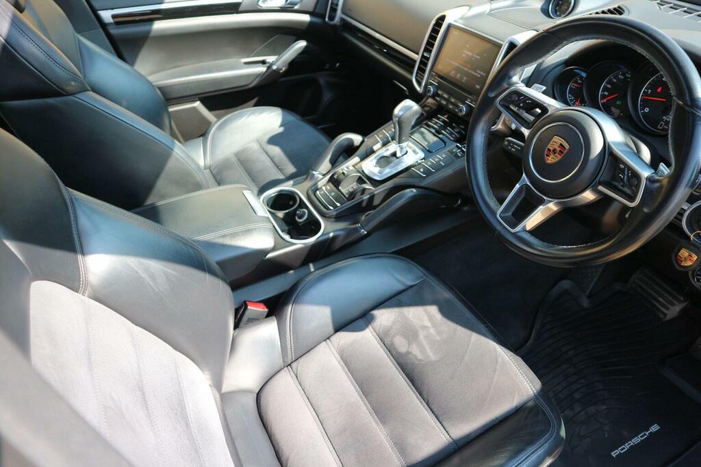 Porsche Cayenne Black #20