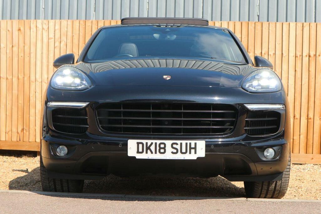 Porsche Cayenne Black #8
