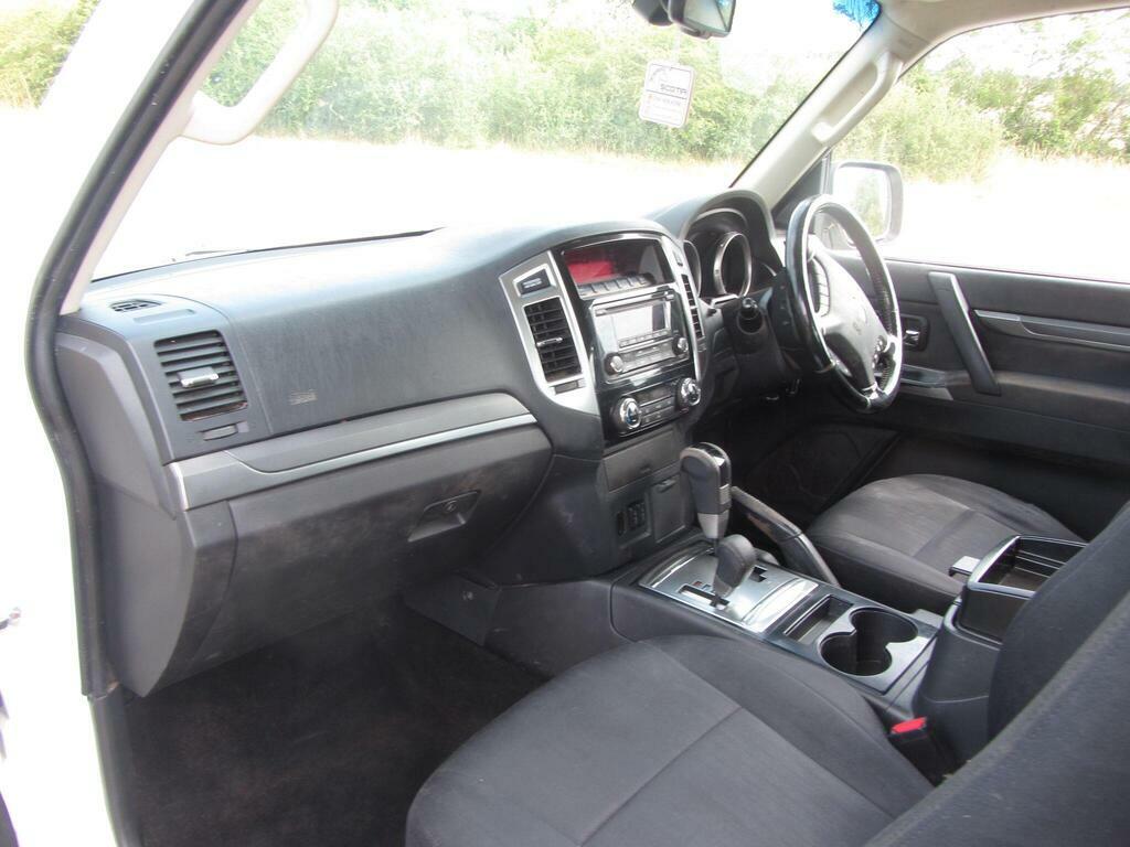 Mitsubishi Shogun 3.2 Di-dc Sg2 Suv White #5