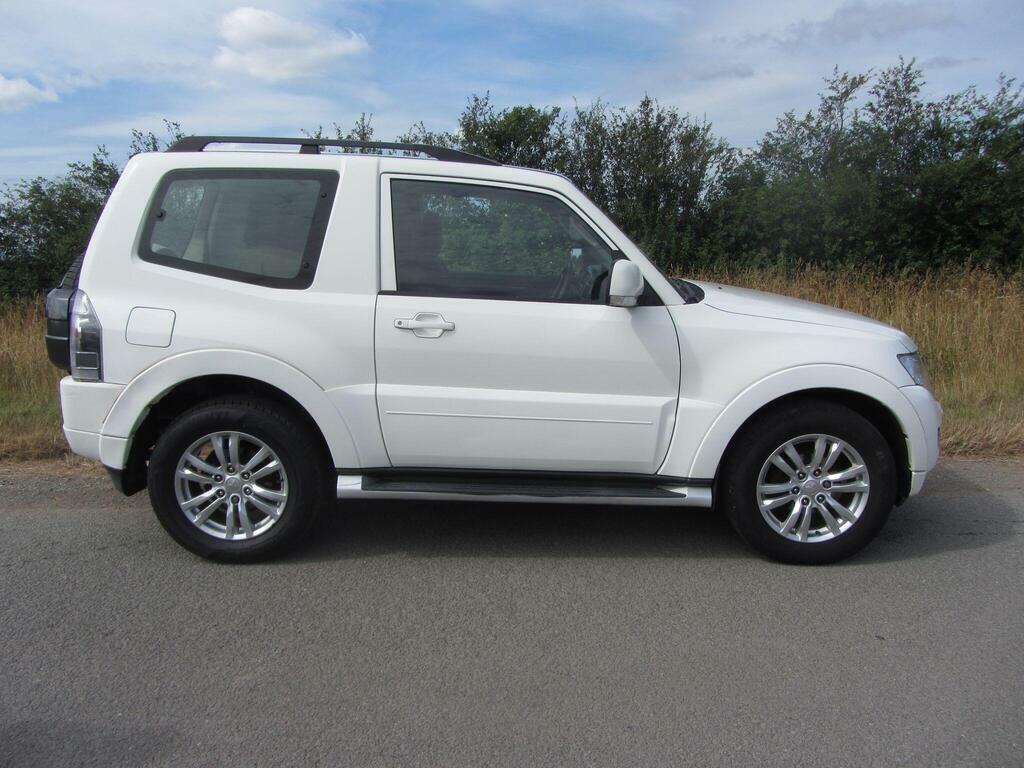 Mitsubishi Shogun 3.2 Di-dc Sg2 Suv White #2