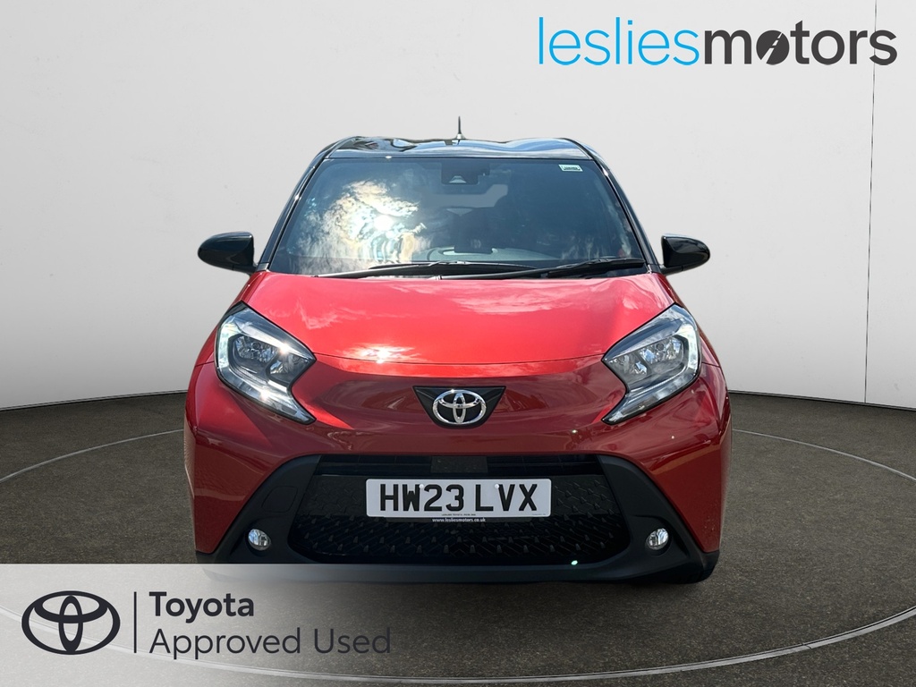 Toyota Aygo X 1.0 Vvt-i Edge Red #2