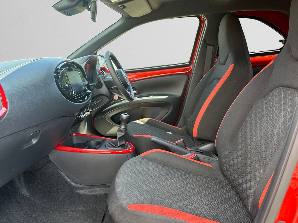 Toyota Aygo X 1.0 Vvt-i Edge Red #5