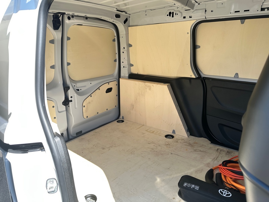 Toyota Proace City 1.5D 100 Active Van White #9