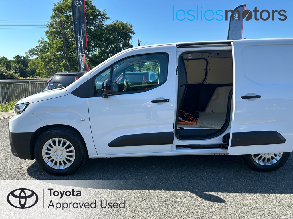 Toyota Proace City 1.5D 100 Active Van White #21