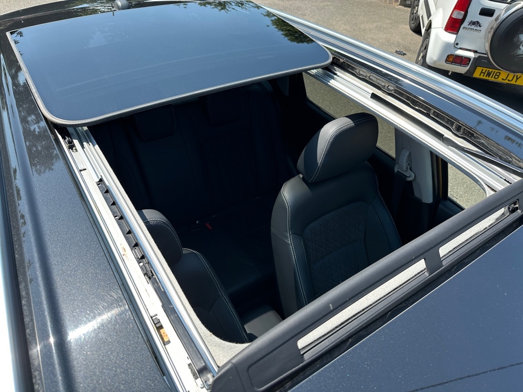 Suzuki Vitara Hatchback Black #20