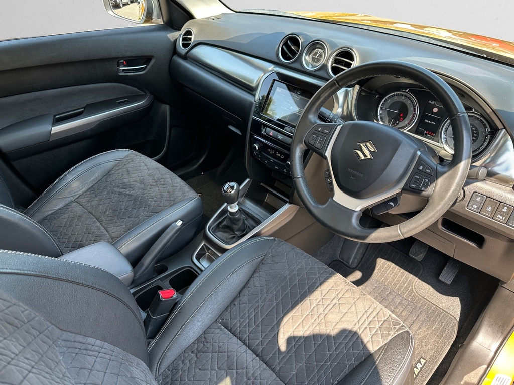 Suzuki Vitara Hatchback Black #11