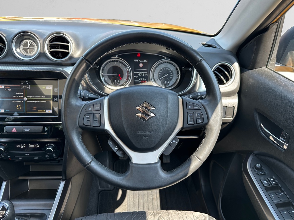 Suzuki Vitara Hatchback Black #7