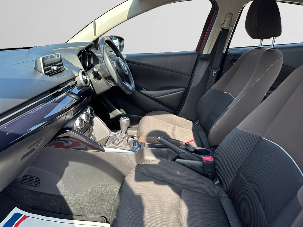 Mazda 2 1.5 Skyactiv G 75 Se-l Red #5
