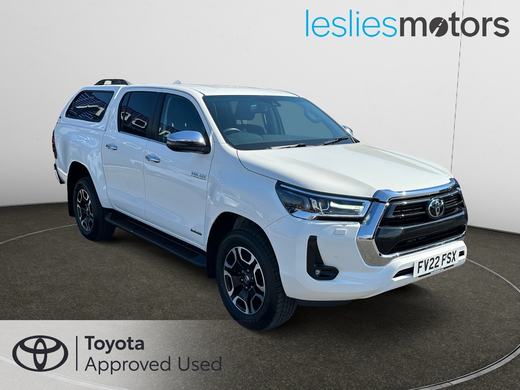 Toyota HILUX Invincible Dcab Pick Up 2.8 D-4d White