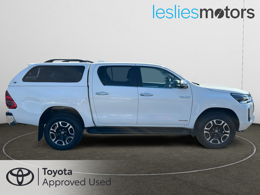 Toyota HILUX Invincible Dcab Pick Up 2.8 D-4d FV22FSX White #4