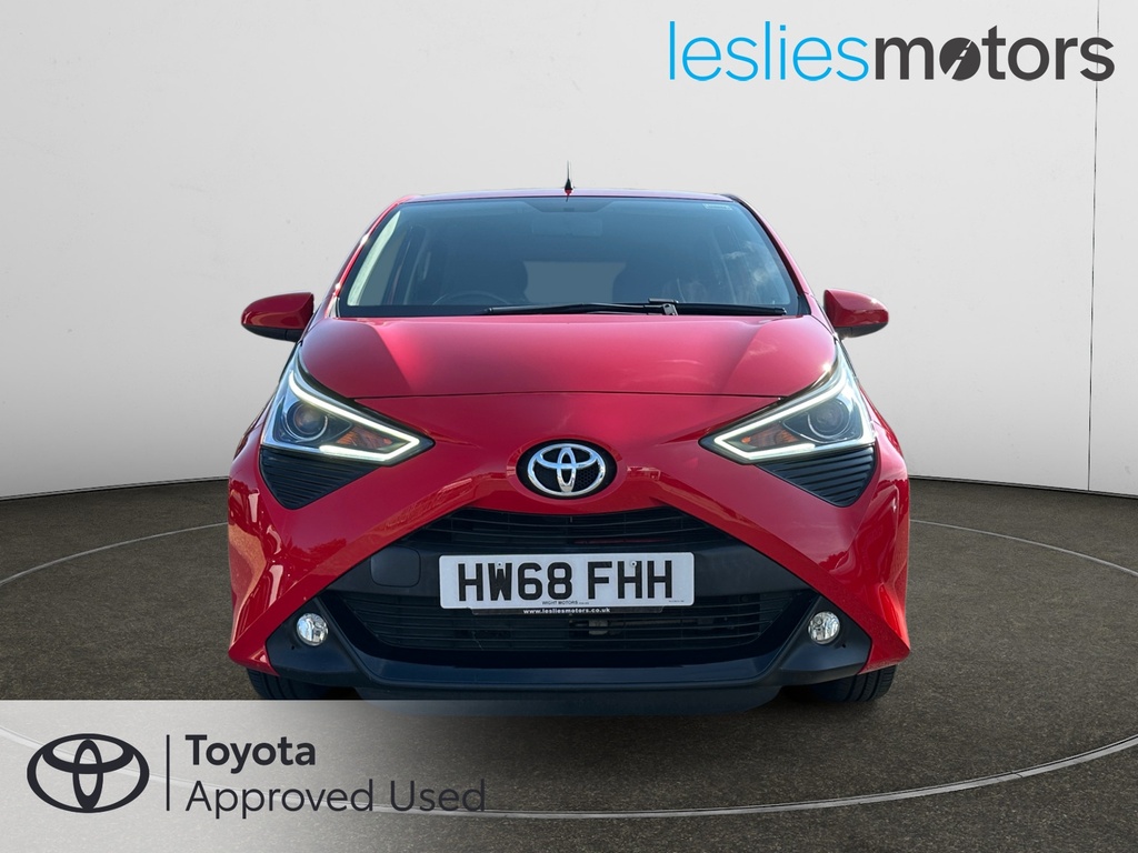 Toyota Aygo 1.0 Vvt-i X-plore Red #2