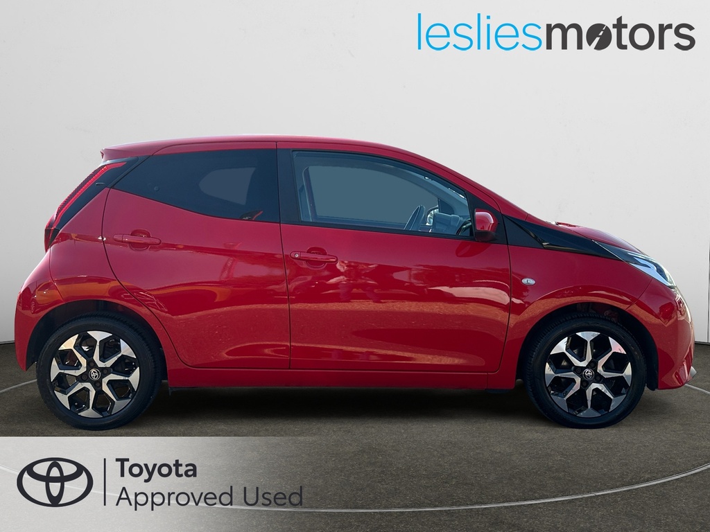 Toyota Aygo 1.0 Vvt-i X-plore Red #4