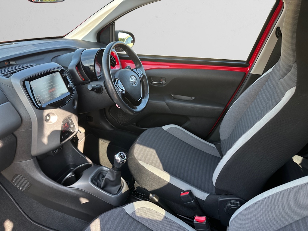 Toyota Aygo 1.0 Vvt-i X-plore Red #5