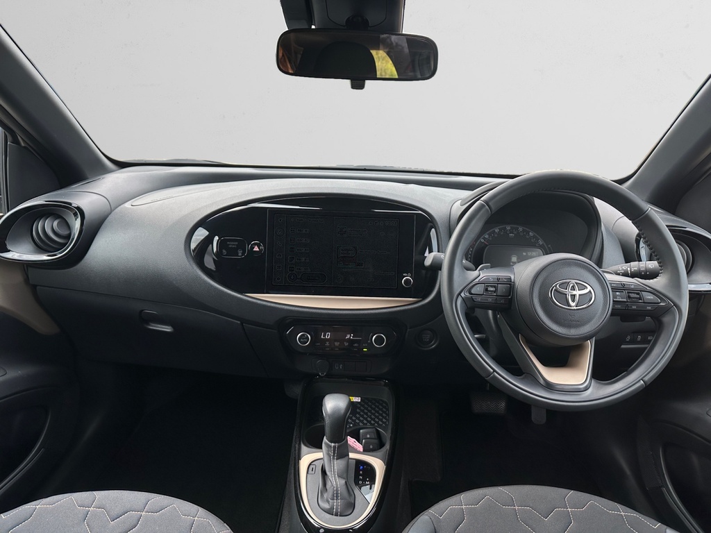 Toyota Aygo X 1.0 Vvt-i Exclusive Beige #6