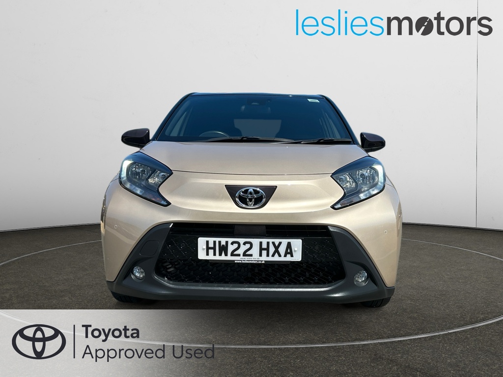 Toyota Aygo X 1.0 Vvt-i Edge Beige #2