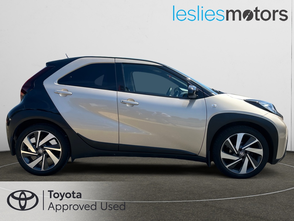 Toyota Aygo X 1.0 Vvt-i Edge Beige #4