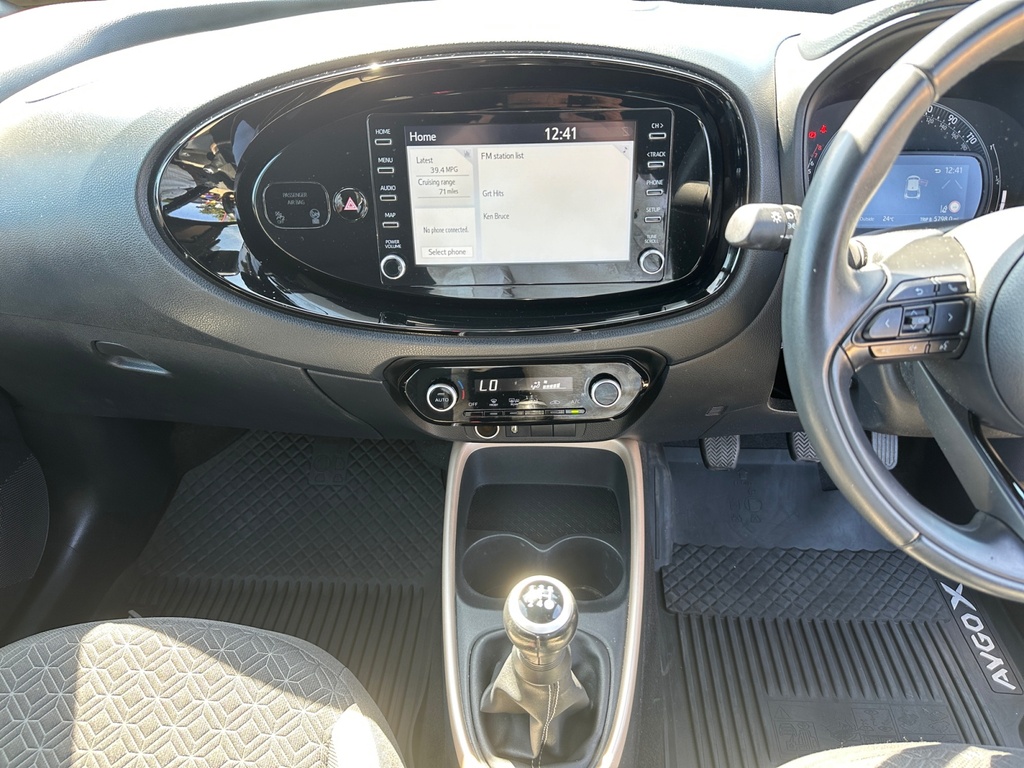 Toyota Aygo X 1.0 Vvt-i Edge Beige #6