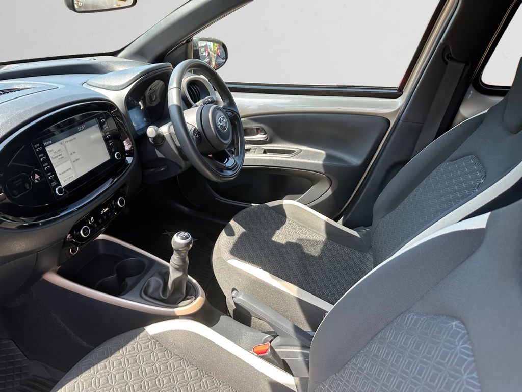 Toyota Aygo X 1.0 Vvt-i Edge Beige #5