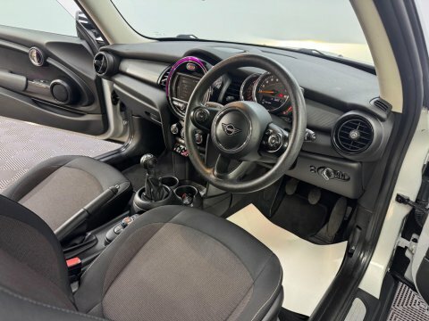 Mini Hatch 1.5 Cooper Classic NG19YLX Silver #6