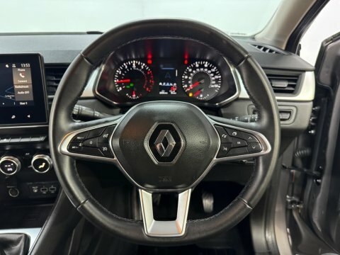 Renault Captur Techno Black #10