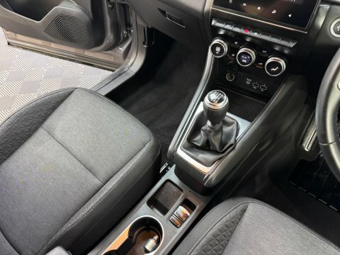 Renault Captur Techno Black #27