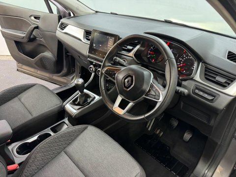 Renault Captur Techno Black #18