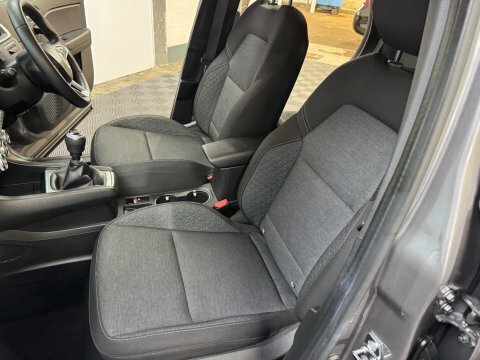 Renault Captur Techno Black #40