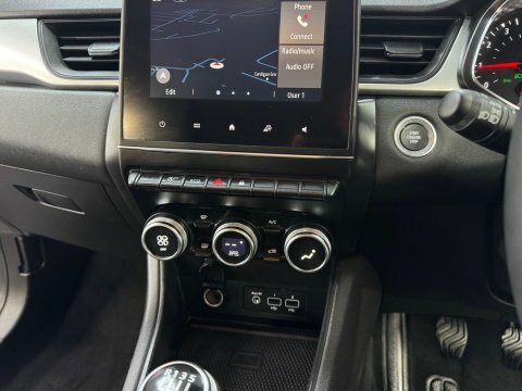 Renault Captur Techno Black #29
