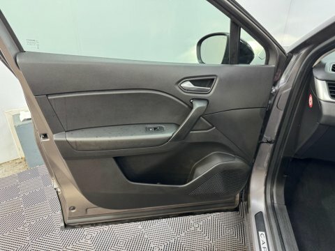 Renault Captur Techno Black #39