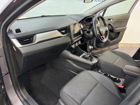 Renault Captur Techno Black #38