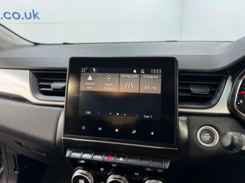 Renault Captur Techno Black #32