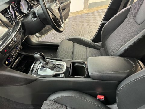 Vauxhall Insignia Sri Nav Black #46