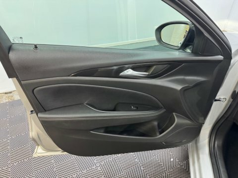 Vauxhall Insignia Sri Nav Black #44