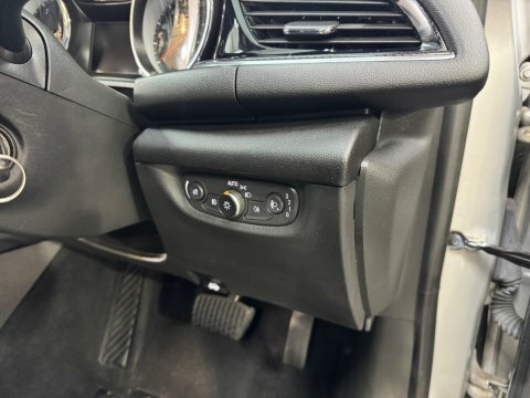 Vauxhall Insignia Sri Nav Black #31