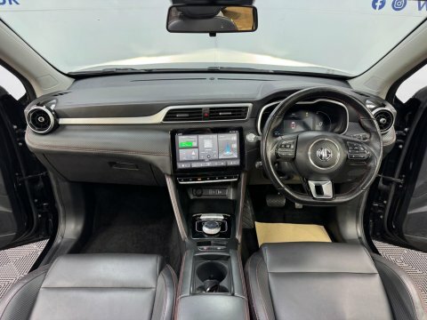MG ZS 72.6Kwh Trophy Long Black #5