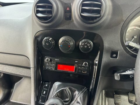 Mercedes-Benz CITAN White #24