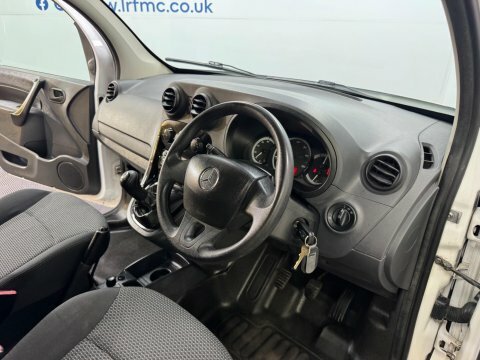 Mercedes-Benz CITAN White #28