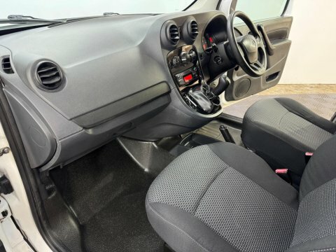 Mercedes-Benz CITAN White #26