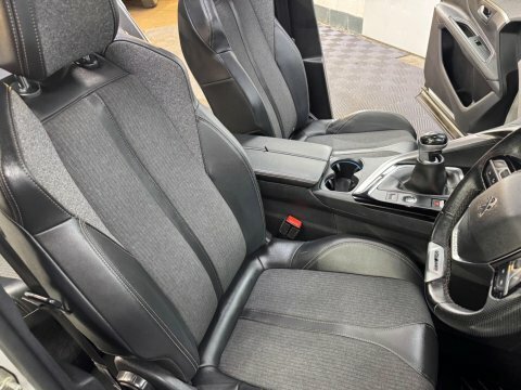 Peugeot 3008 1.2 Puretech Gt White #6