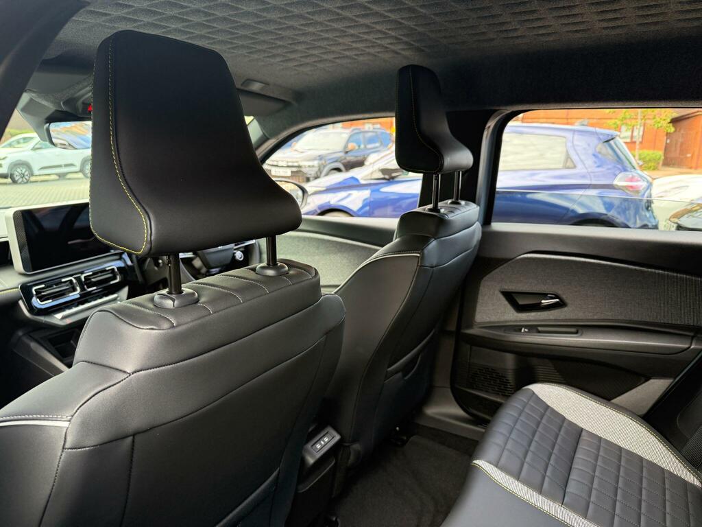 Renault 4 E-Tech Comfort Range 52Kwh Iconic Suv Silver #22
